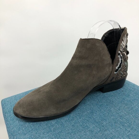 Kenneth Cole  REACTION Taupe Suede Loop Here We Go Embellished Ankle Booties 7 - Picture 15 of 16
